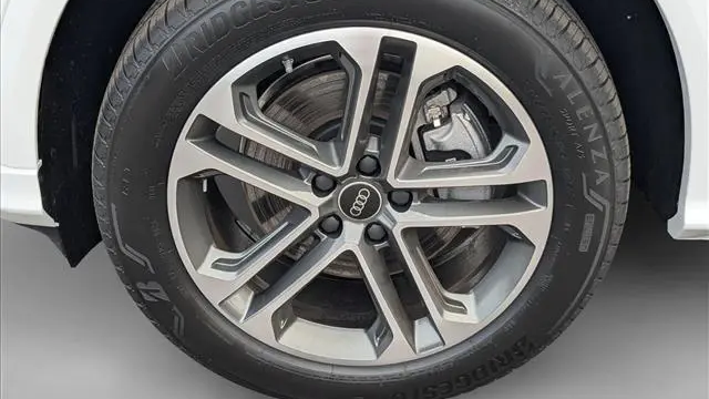2025 Audi Q5 quattro Premium TFSI