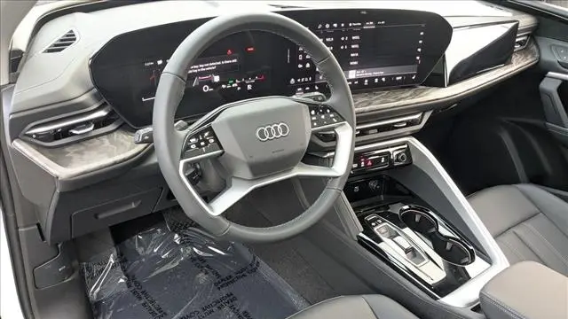 2025 Audi Q5 quattro Premium TFSI