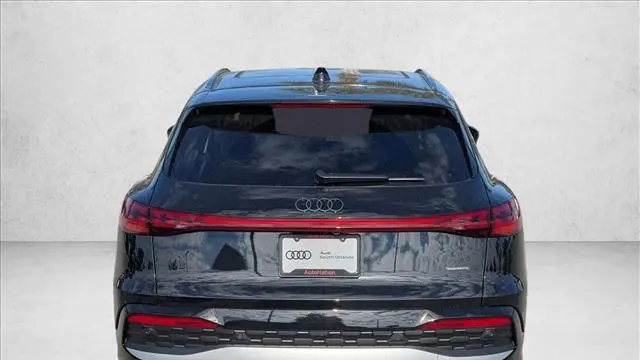 2025 Audi Q5 quattro Premium TFSI