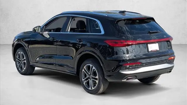 2025 Audi Q5 quattro Premium TFSI