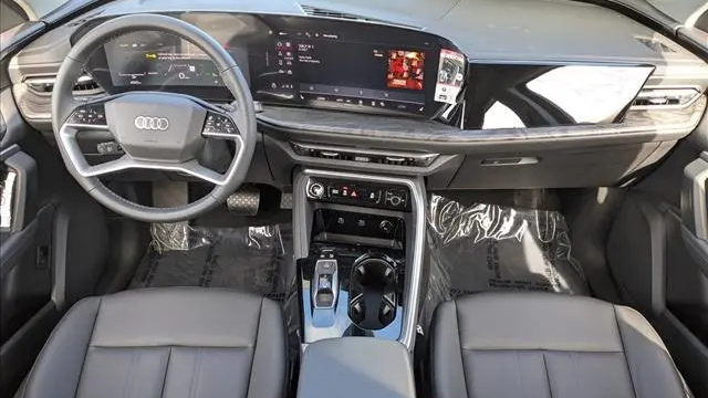 2025 Audi Q5 quattro Premium TFSI