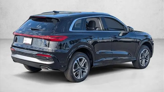 2025 Audi Q5 quattro Premium TFSI