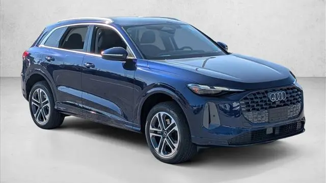2025 Audi Q5 quattro Premium TFSI