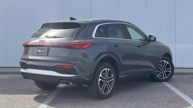 2025 Audi Q5 quattro Premium TFSI
