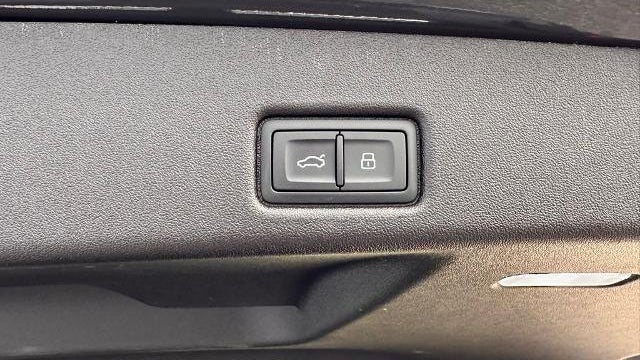 2025 Audi Q5 quattro Premium TFSI
