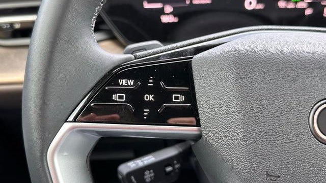 2025 Audi Q5 quattro Premium TFSI