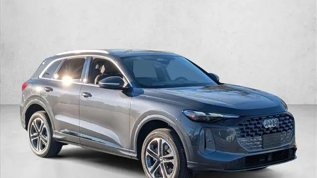 2025 Audi Q5 quattro Premium TFSI