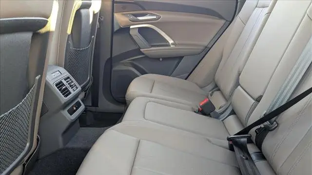 2025 Audi Q5 quattro Premium TFSI