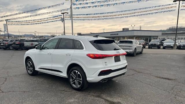 2025 Audi Q5 quattro Premium TFSI