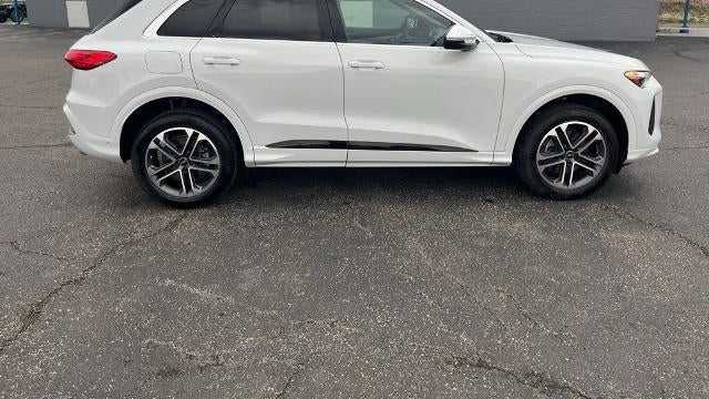 2025 Audi Q5 quattro Premium TFSI