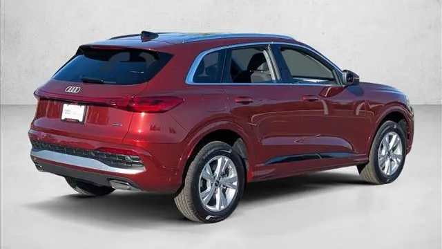 2026 Audi Q5 quattro Premium TFSI