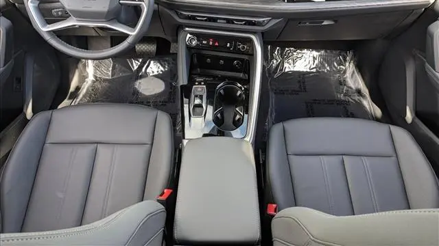 2025 Audi Q5 quattro Premium TFSI