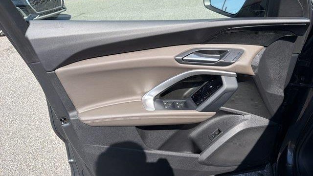 2025 Audi Q5 quattro Premium TFSI