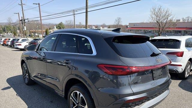 2025 Audi Q5 quattro Premium TFSI