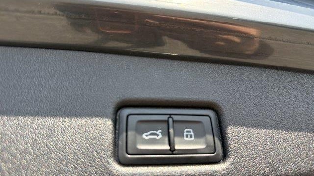 2025 Audi Q5 quattro Premium TFSI