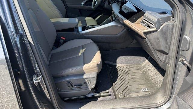 2025 Audi Q5 quattro Premium TFSI