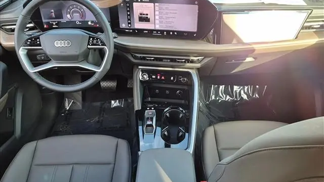 2026 Audi Q5 quattro Premium Plus TFSI