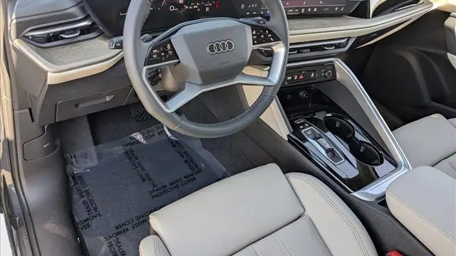 2025 Audi Q5 quattro Premium Plus TFSI