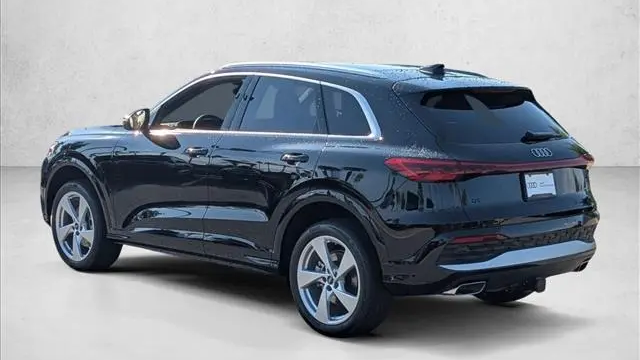 2025 Audi Q5 quattro Premium Plus TFSI