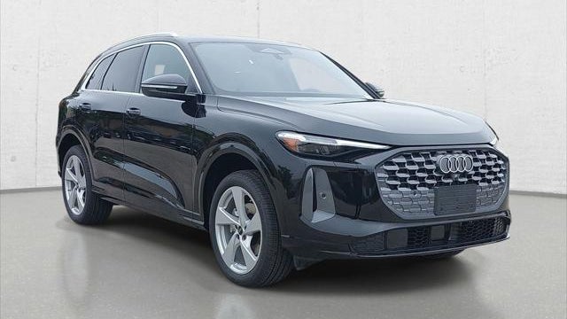 2026 Audi Q5 quattro Premium Plus TFSI