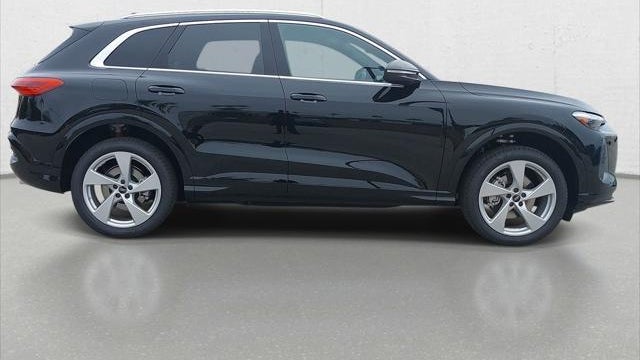 2026 Audi Q5 quattro Premium Plus TFSI