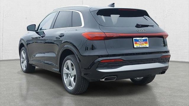 2026 Audi Q5 quattro Premium Plus TFSI