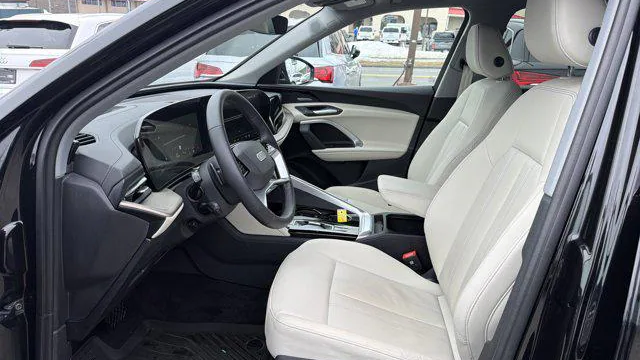 2025 Audi Q5 quattro Premium Plus TFSI