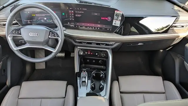 2025 Audi Q5 quattro Premium Plus TFSI