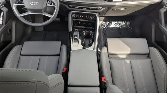 2026 Audi Q5 quattro Premium Plus TFSI
