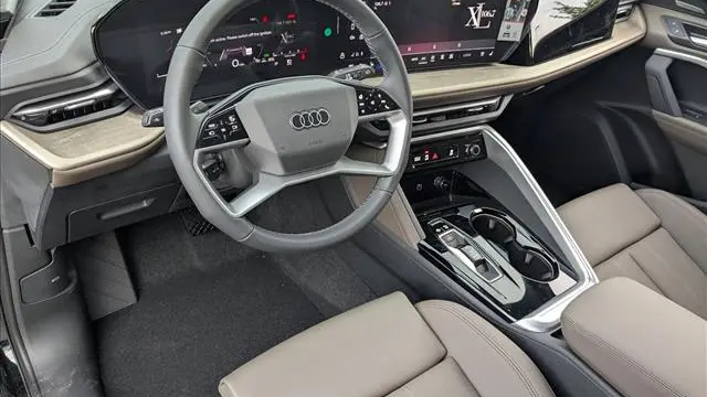 2025 Audi Q5 quattro Premium Plus TFSI