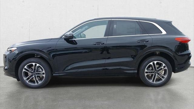 2026 Audi Q5 quattro Premium Plus TFSI