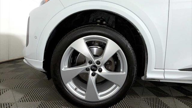 2025 Audi Q5 quattro Premium Plus TFSI