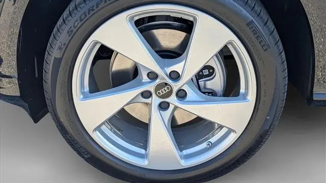 2025 Audi Q5 quattro Premium Plus TFSI