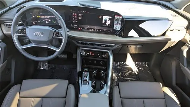 2025 Audi Q5 quattro Premium Plus TFSI