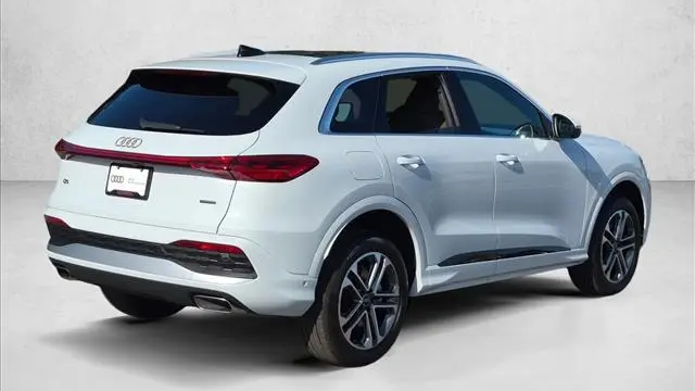 2026 Audi Q5 quattro Premium Plus TFSI