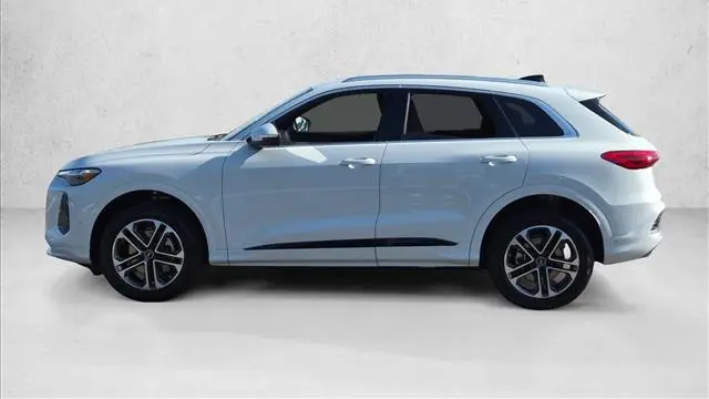 2026 Audi Q5 quattro Premium Plus TFSI