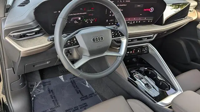 2025 Audi Q5 quattro Premium Plus TFSI