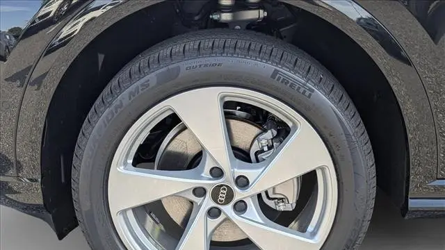 2025 Audi Q5 quattro Premium Plus TFSI