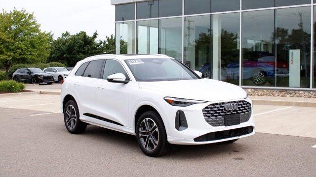 2025 Audi Q5 quattro Premium Plus TFSI