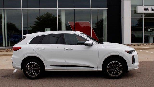 2025 Audi Q5 quattro Premium Plus TFSI