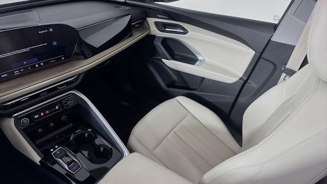 2025 Audi Q5 quattro Premium Plus TFSI