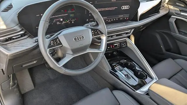 2025 Audi Q5 quattro Premium Plus TFSI