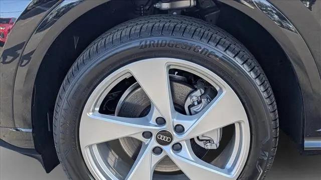 2025 Audi Q5 quattro Premium Plus TFSI