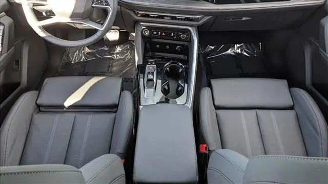 2025 Audi Q5 quattro Premium Plus TFSI
