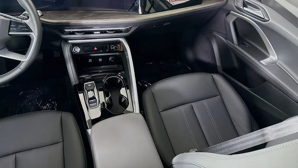 2025 Audi Q5 quattro Premium Plus TFSI