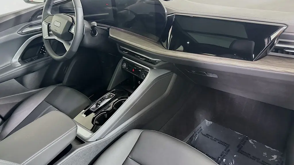 2025 Audi Q5 quattro Premium Plus TFSI