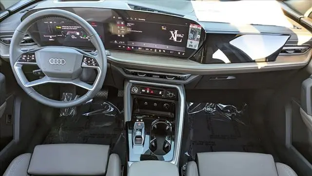 2025 Audi Q5 quattro Premium Plus TFSI