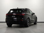 2025 SQ6 e-tron Thumbnail 3