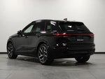 2025 SQ6 e-tron Thumbnail 5