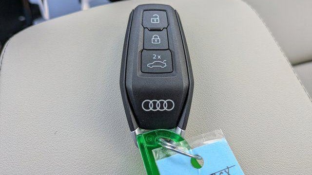 2025 Audi Q5 quattro Prestige TFSI